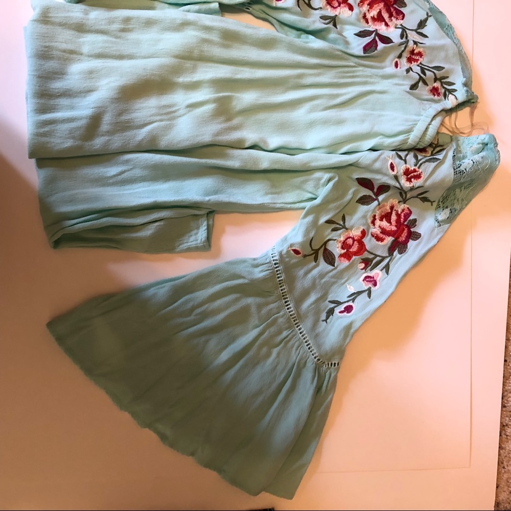 Mint green top